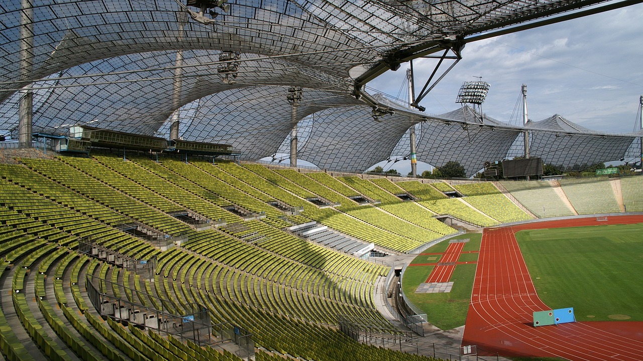 Krásná nová tribuna. 